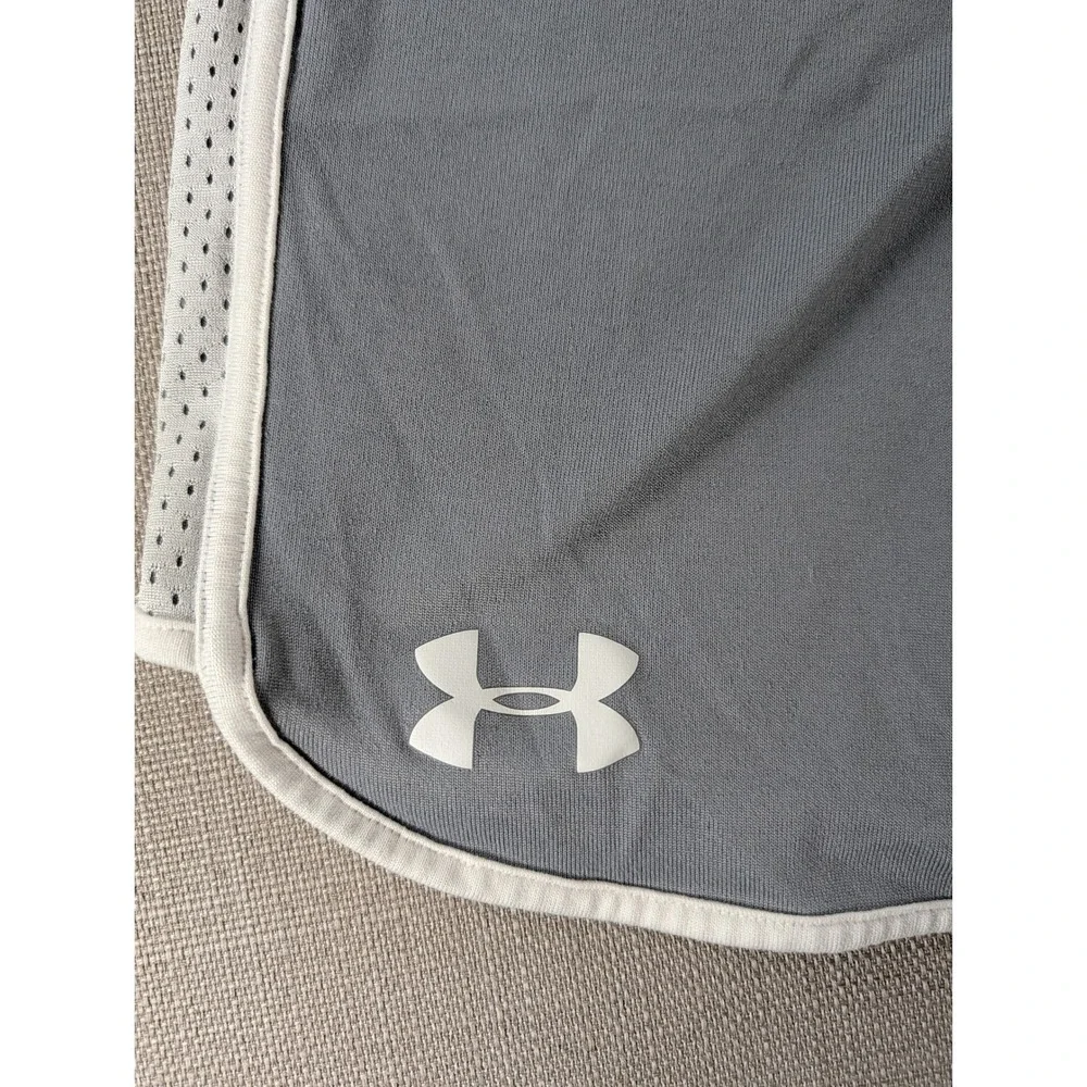 Under Armour HeatGear Gray Mesh Panel Athletic Shorts Boys Youth Medium M Loose